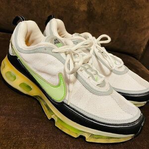 Excellent NIKE AIR MAX 360 Pea Green Womens 8.5 US 40 EUR